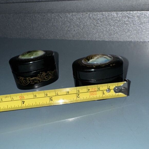2 VTG Russian Lacquer Boxes - Hand Painted, Signed by Artist, Collectible - Picture 9 of 11